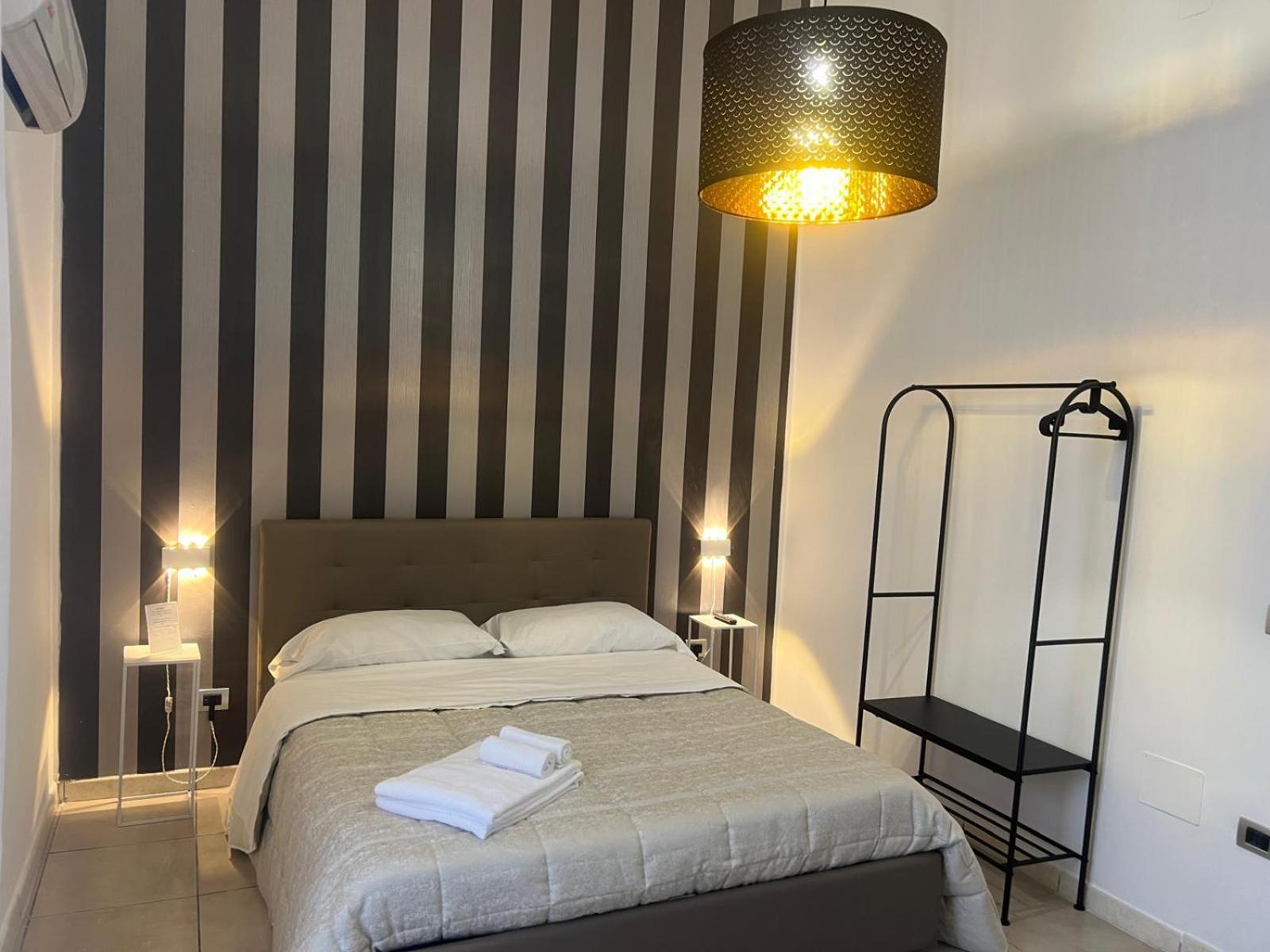 Suite Conte Poderico Naples Extérieur photo