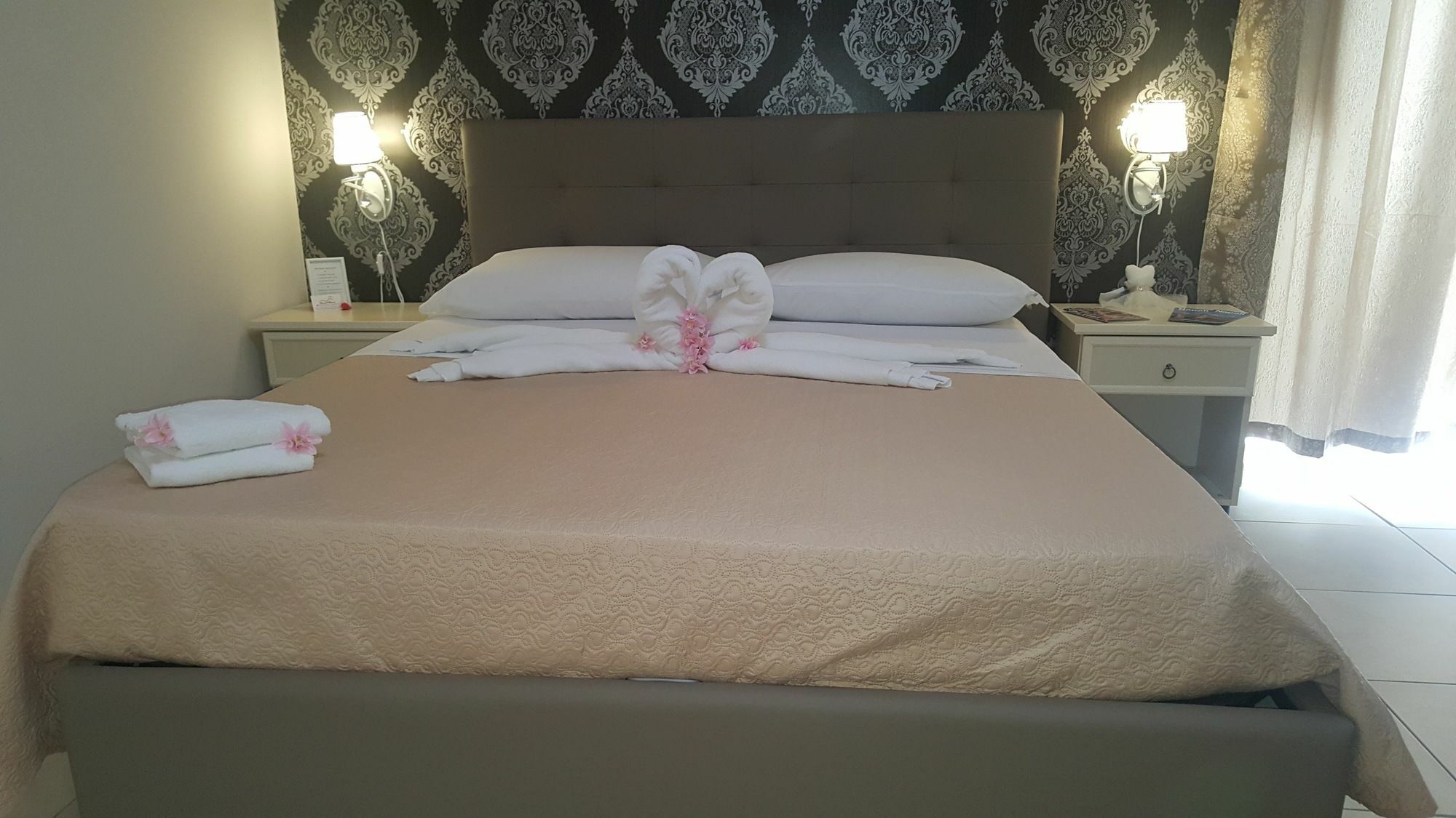Suite Conte Poderico Naples Extérieur photo